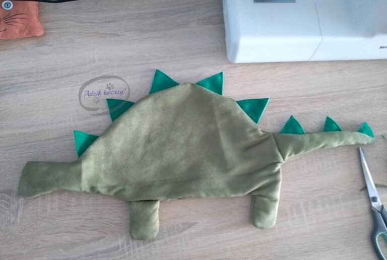 Zrób własnego dinozaura z materiału – krok po kroku do szycia radości!