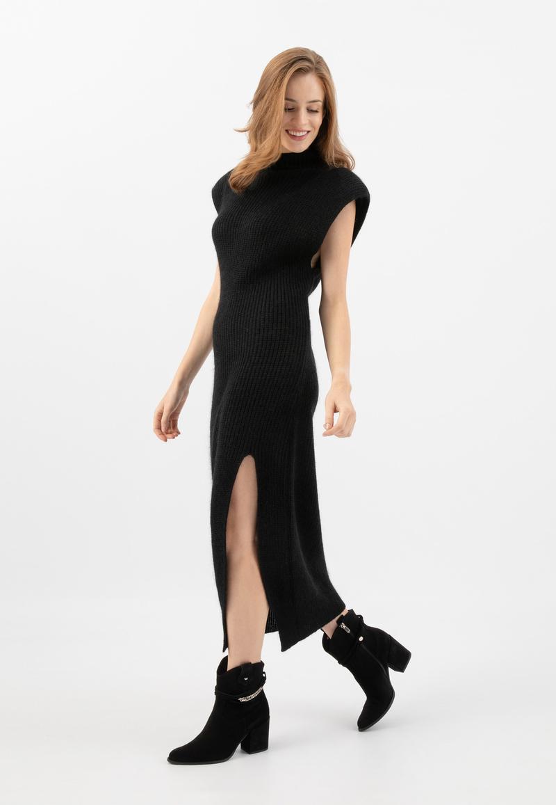 Stylowe połączenia obuwia do złotej sukienki