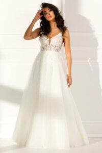 Idealna suknia ślubna dla wysokiej i szczupłej panny młodej – jak dokonać wyboru?