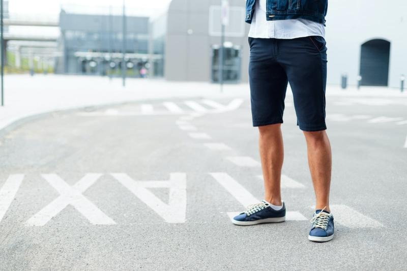 Jakie buty do męskich spodenek? Dobierz fason do każdej stylizacji