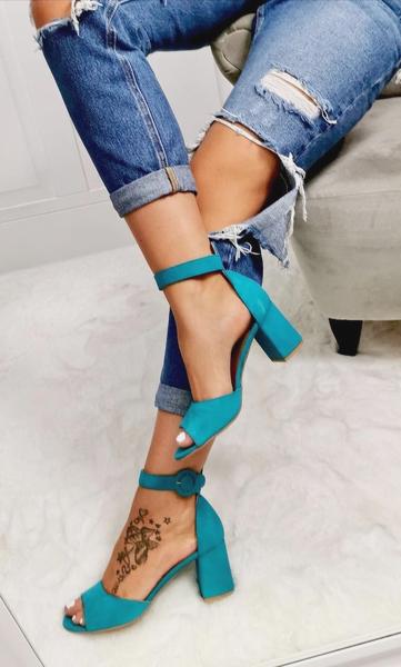 Turkusowe buty